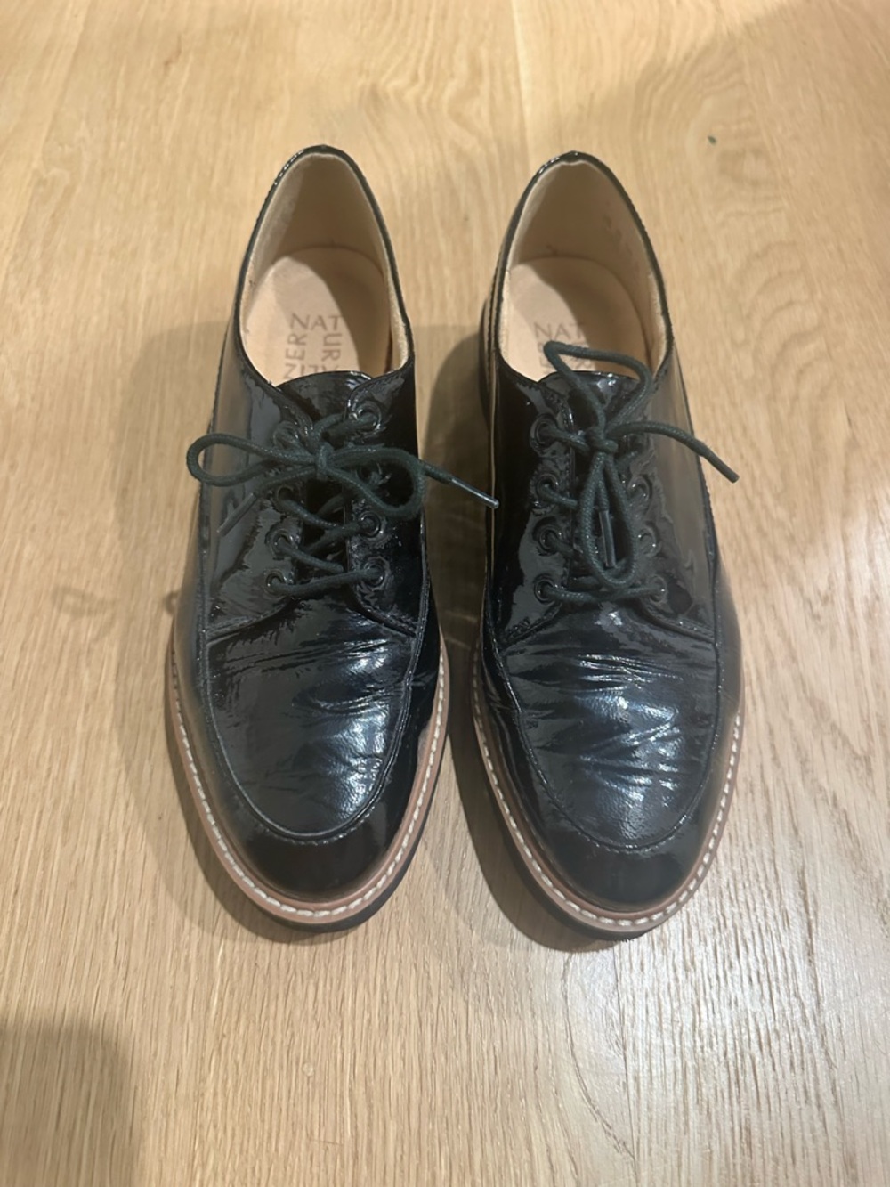 Women’s Lace-Up Derby Shoes